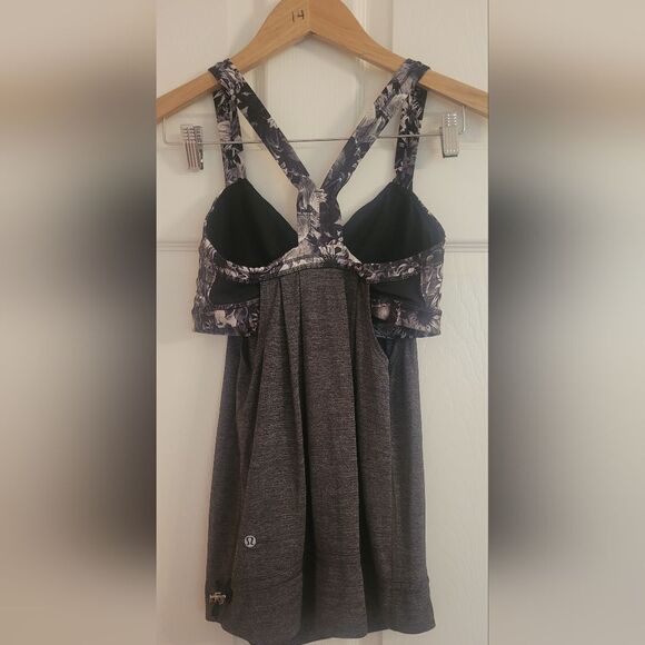 Lululemon Floral Tank Size 6 Like New - Picture 4 of 9